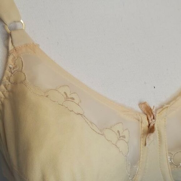 Vintage 60s Bra Beige Original Full Coverage 32D Pinup Bullet Bra Floral - Picture 2 of 9